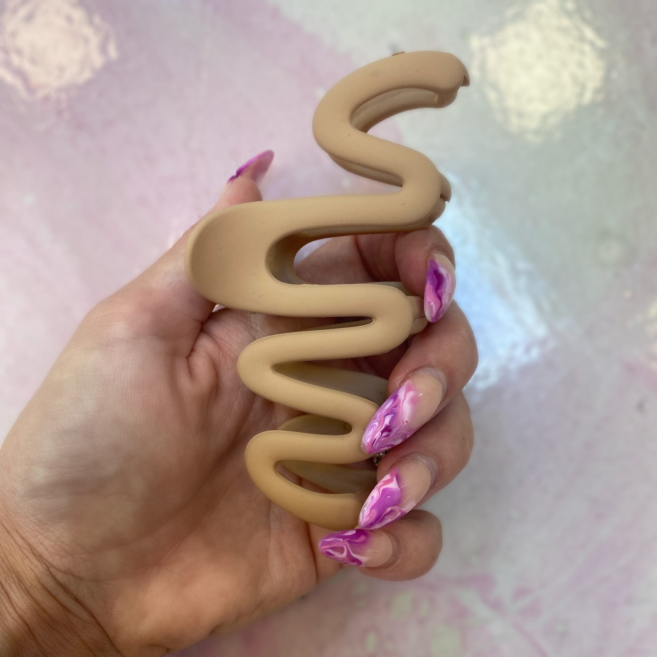 The VANILLA WAVE Clip Claw • Hårklemme til langt hår i beige