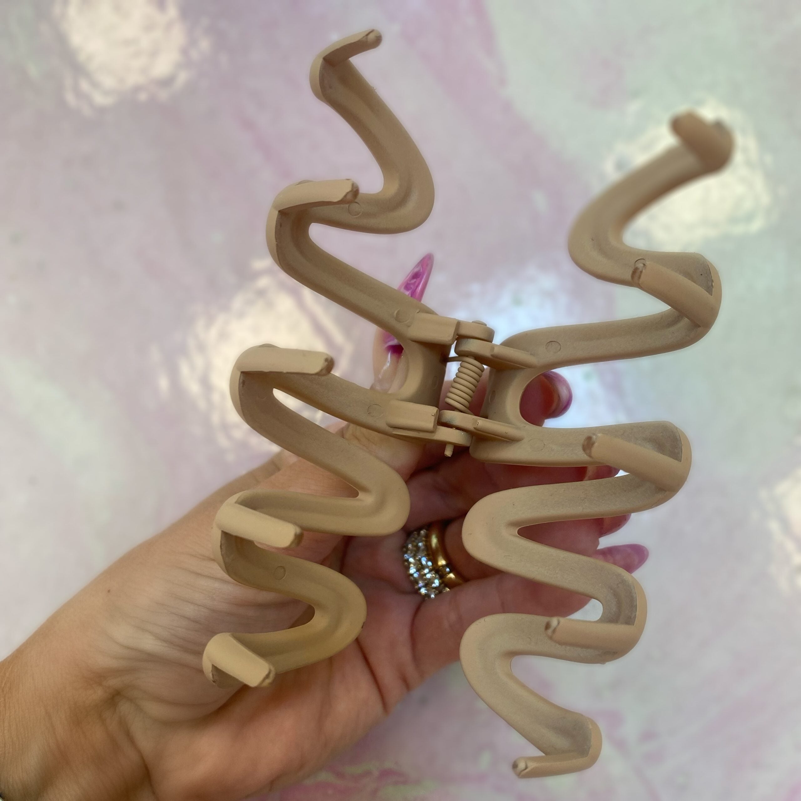 The VANILLA WAVE Clip Claw • Hårklemme til langt hår i beige