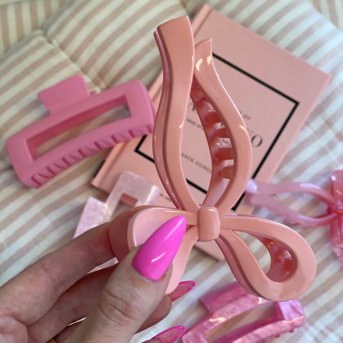 The Bow XXL Nude Pink • Ekstra stor sløjfe hårklemme